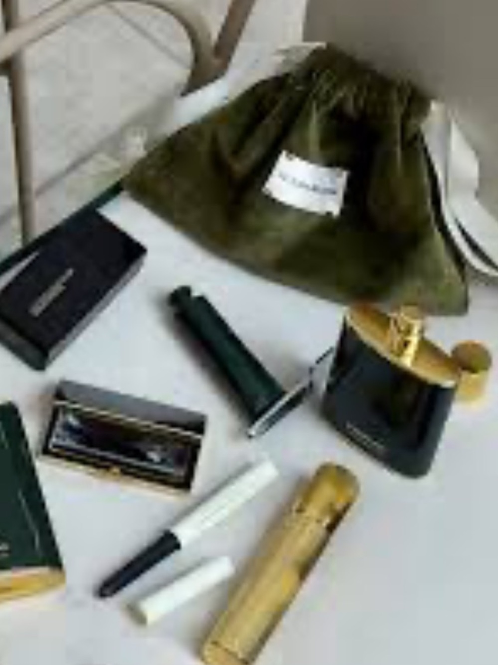 🆕 Victoria Beckham Olive Velvet Drawstring Pochette Makeup Purse Bag Organizer - Picture 4 of 5